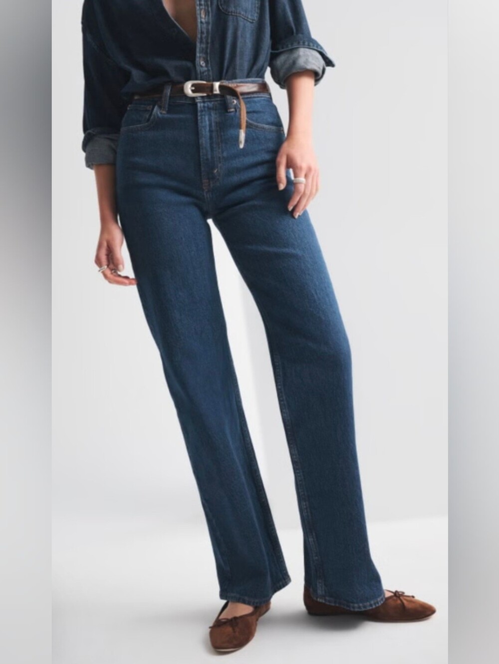 Abercrombie & Fitch The '90 Straight Ultra High-Rise Straight Leg Jeans in Blue